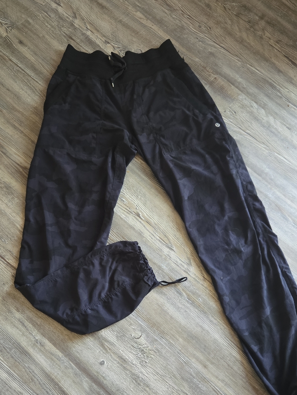 lululemon athletica Men's Black Camo Joggers
